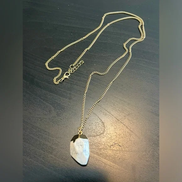 Necklace - Picture 1 of 3